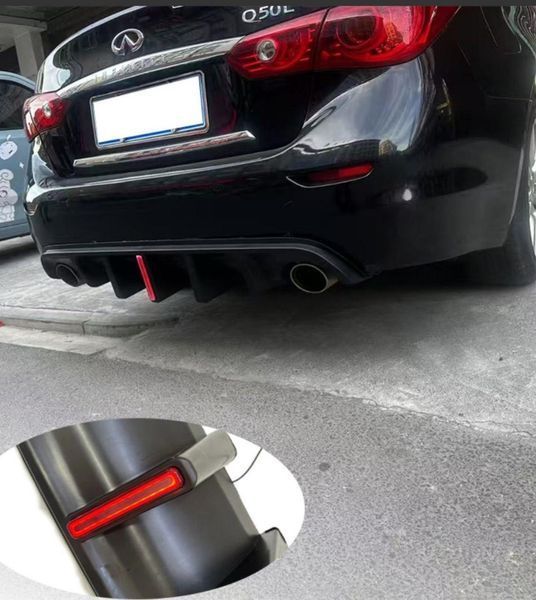 Difuzor Infiniti Q50 2014–2017 cu stop F1 aquaprint cu aspect de carbon